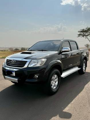 TOYOTA HILUX 3.0 SRV 4X4 CD 16V TURBO INTERCOOLER DIESEL 4P AUTOMÁTICO TOYOTA HILUX 3.0 SRV 4X4 CD 16V TURBO INTERCOOLER DIESEL 4P AUTOMÁTICO